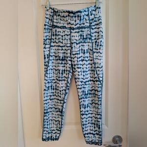 GapFit | High Rise Blackout Print 7/8 Leggings | S